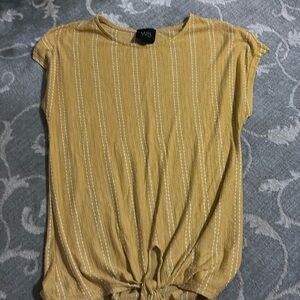 cute boutique blouse with tie front. size S